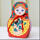 Boîte en forme de poupée russe à imprimer et à découper